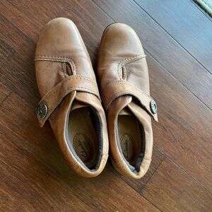 Clarks Women's Brown Leather Flats with Button Detail